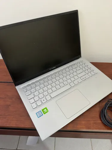 ASUS Vivobook 15