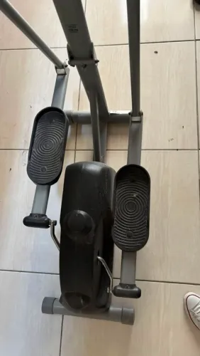 Aparelho Elíptico marca Caloi