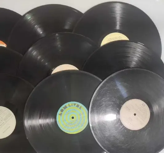 LP/Vinil vendo kit 100 discos sem capas ARTESANATO e DECORAÇÃO