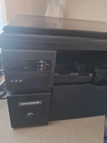 Vendo Impressora HP LaserJet 1132.