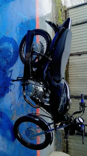 vendo moto bem conservada