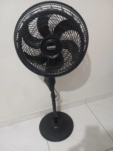 Ventilador Arno 40 cm , de coluna semi novo . 230 , aceita cartao com acréscimo da maquine