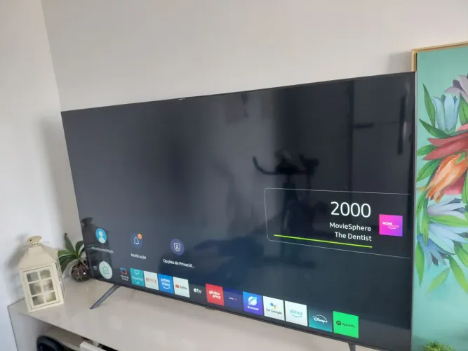 Vendo TV Samsung 65 polegadas com resolução 4k