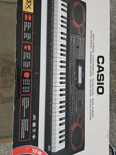 Teclado digital Casio CT-X5000