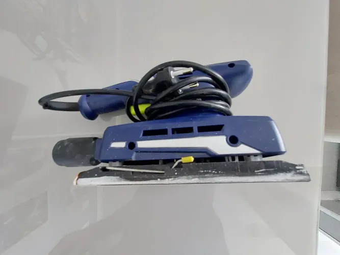 Lixadeira elétrica orbital, polidora vibrante. 220v-60hz. 135W.