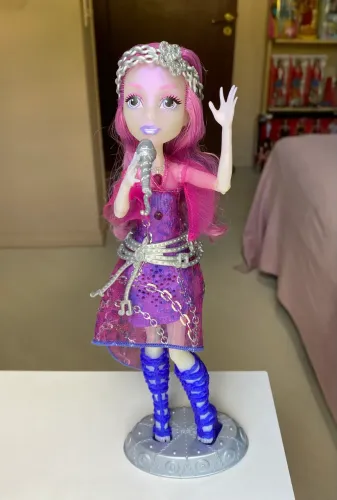 Monster High Ari Hauntington Funcionando