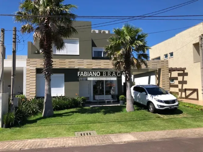 Sobrado a venda no condomínio Las Palmas