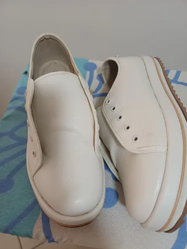 TÊNIS FEMININO SEMI NOVO