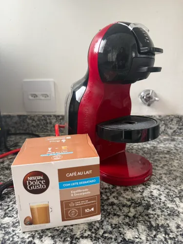 Cafeteira Dolce Gusto Mini Me + Cápsula brinde