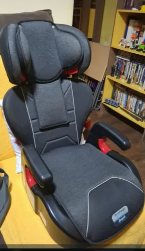 Vendo cadeirinha de carro infantil