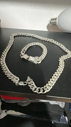 Corrente de prata pura e pulseira....