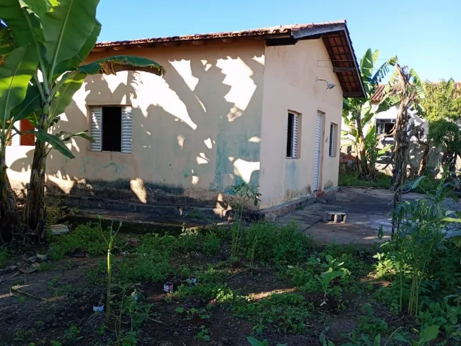Terreno, mais casa ? simples.