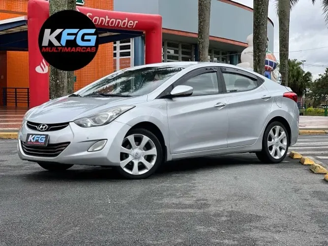 Hyundai Elantra GLS 1.8 16V Aut. 2013