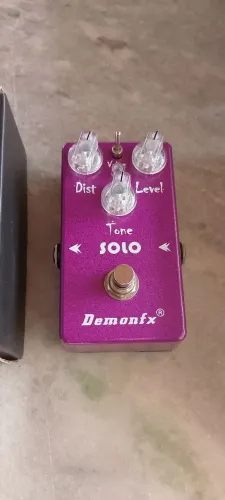 Pedal Distortion Solo para guitarra