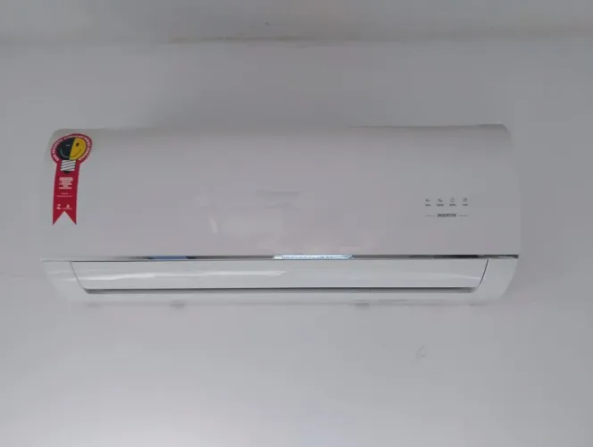 Evaporadora funcionando + controle remoto.