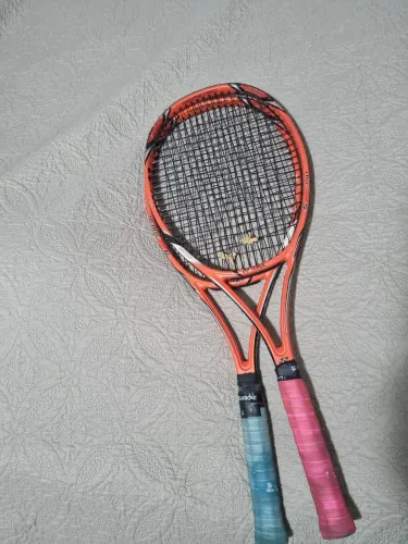 Raquete Yonex Vcore 97 com raqueteira