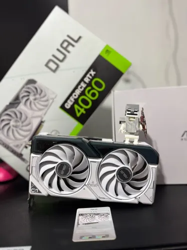 RTX 4060 8GB ASUS BRANCA 