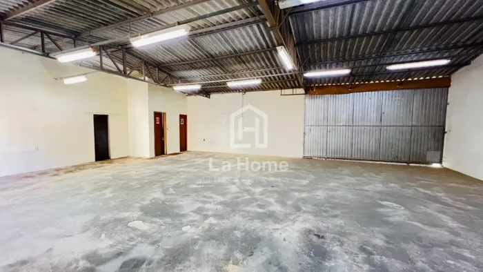 Galpão com 140m², 4,5mts de altura para locação no bairro Testo Salto, Blumenau