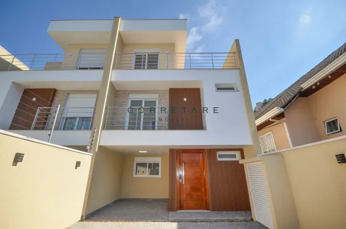Sobrado para venda tem 170 metros quadrados com 3 quartos em Santo Inácio - Curitiba - PR