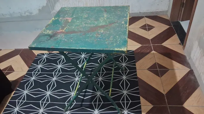 Mesa sem cadeiras