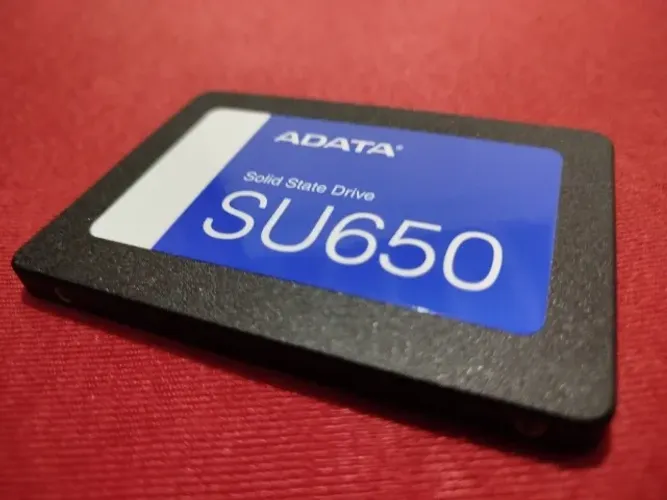 SSD ADATA SU650 240GB SATA III ( APENAS 10H DE USO )