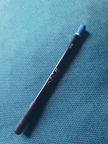 Lapis delineador azul