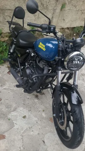 Meteor 350 fireball azul