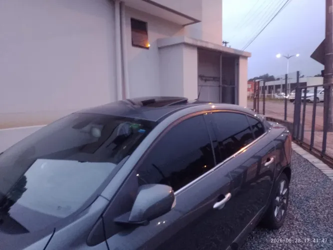 Renault Fluence Sedan Privilège 2.0 16V Flex AUT 2014