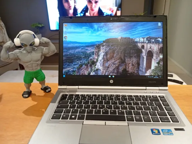 Notebook elitebook - Intel i7 - 8gb Ram - 500gb - Tela 14 - Placa de vídeo dedicada 2gb