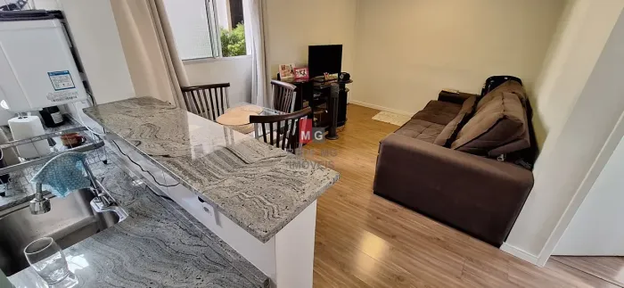 Apartamento 2 quartos reformado com vaga livre