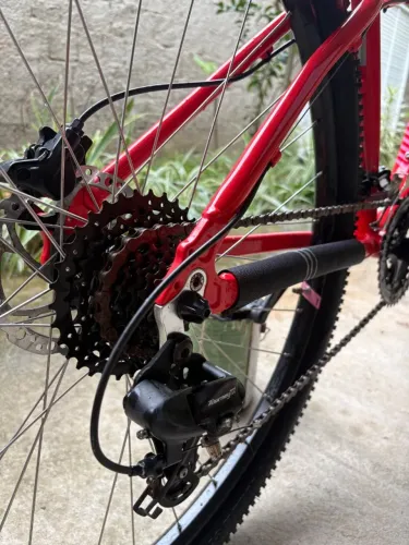 Bicicleta Caloi aro 29 feminina freio hidráulico