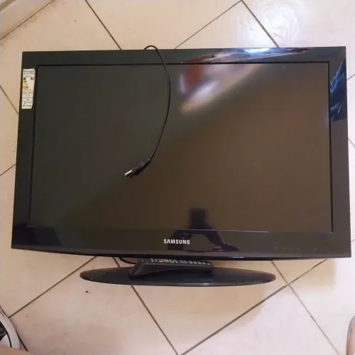 Tv Samsung 32 polegadas com controle