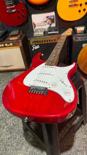 Guitarra Peavey Raptor Plus seminova
