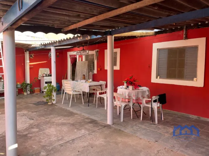 Casa com 1 Quarto e 1banheiro à Venda,180 m² por R$250.000 Cód. ch2094