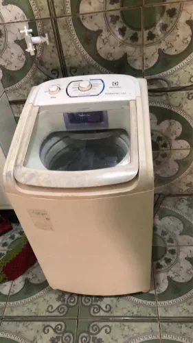 Vende se máquina faz tudo