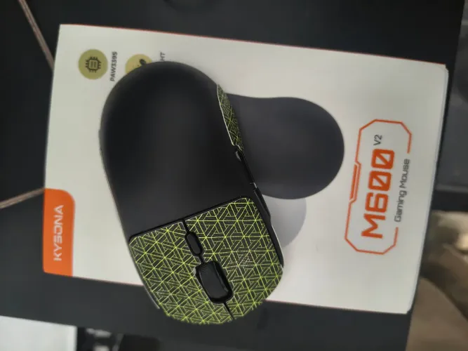 Vendo mouse sem fio kysona m600 V2 com pezinho de vidro e adesivo grip