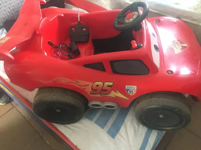 Carrinho de controle remoto do relâmpago McQueen