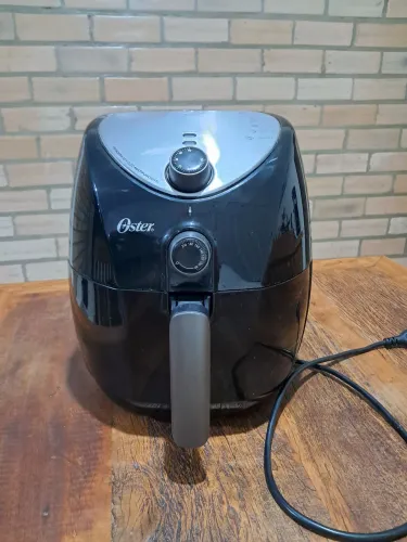 Fritadeira Air Fryer Oster.