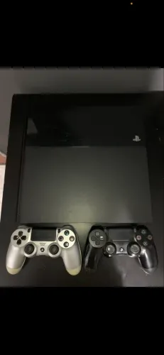 Ps4 completo com 10 jogos e 2 controles
