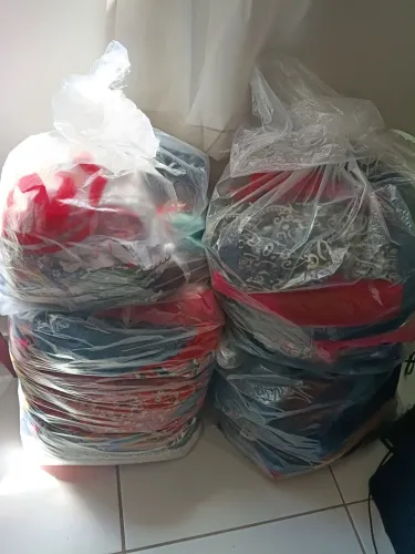 Roupas para bazar