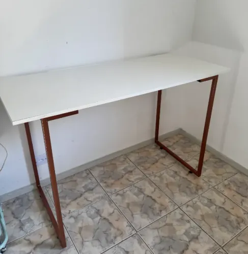 Mesa/ Escrivaninha Modelo industrial - Ótimo Estado