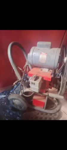 Máquina desentupir esgoto