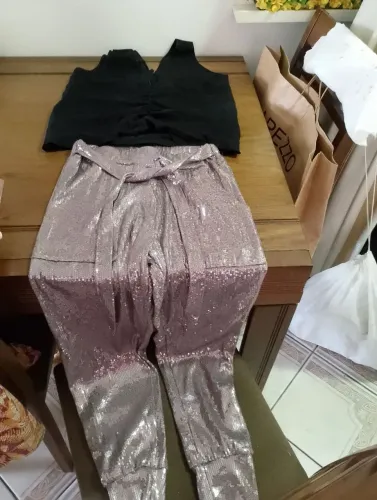 Calça paetê feminina 