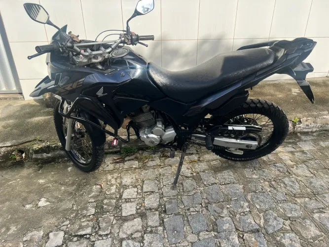 Xre 300 2023