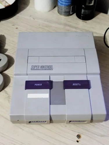 Super Nintendo 001, completo na caixa 