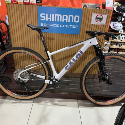 Caloi Elite Carbon Racing 2025 Shimano XT 12v  Tm. M 