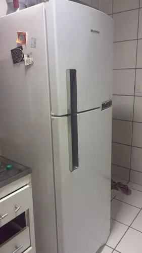Vendo: Geladeira Brastemp Frost Free 375l de 2 portas ! R$ 1350,00 no cartão parcelado ou