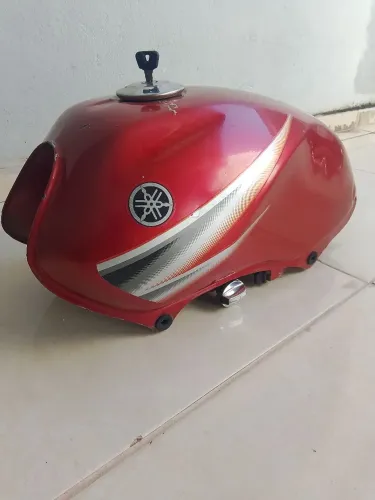 Tanque YBR 125 usado, junto com a tampa