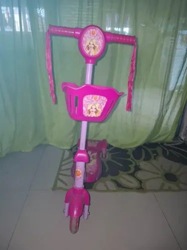 Patinete infantil Barbie
