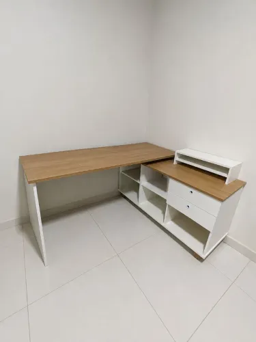 Mesa Escrivaninha em L Gold - Freijó/Branco | Home Office